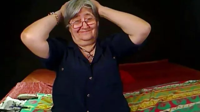 Orgie Spaß mit zwei Amateuren sexy ältere damen